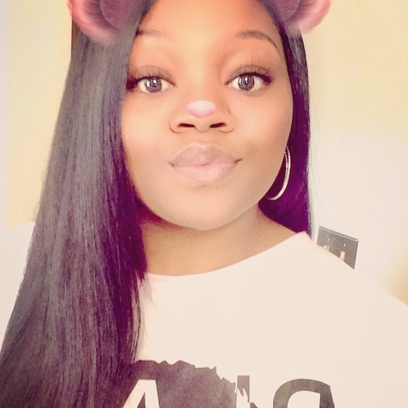 Meet your Posher, Niah - Picture 2 of 2